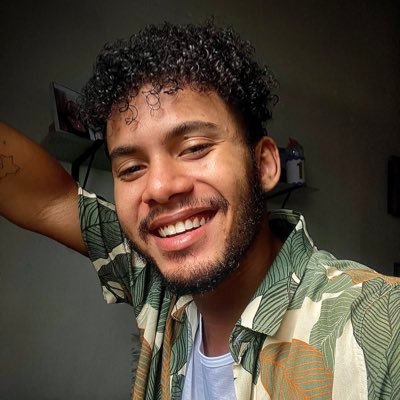 cantor e compositor 🎤 pantalover 💜 insta: @lukkashenriqueue