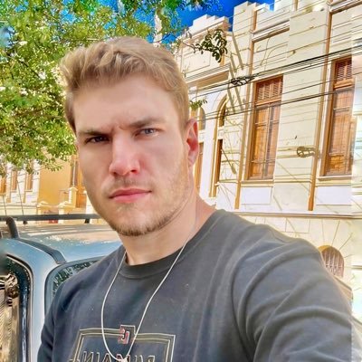 lucas8001's profile picture. 