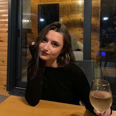 YarenCirakoglu's profile picture. bir ağaç gibi tek ve hür, bir orman gibi kardeşçesine