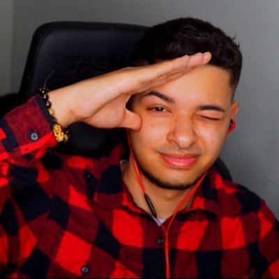 Criador de Conteudo do @CurralzinhoCPC!! Manoberga, e simplesmente! Palmeirense, gamer e apaixonado, tentando novos desafios em ives na https://t.co/z3OvM509GD