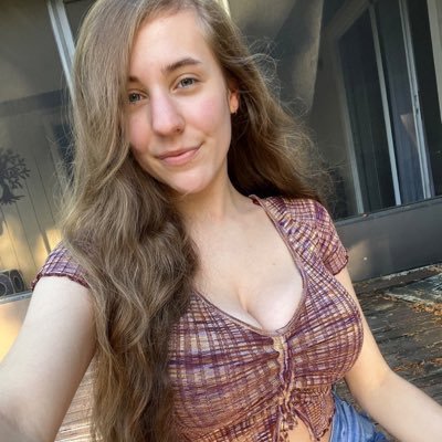 Sweet lips, dirty mind, and a body made for sin. I don’t do small talk—I do teasing, tempting, and making you beg for more. No limits, no strings, just raw👅🍆
