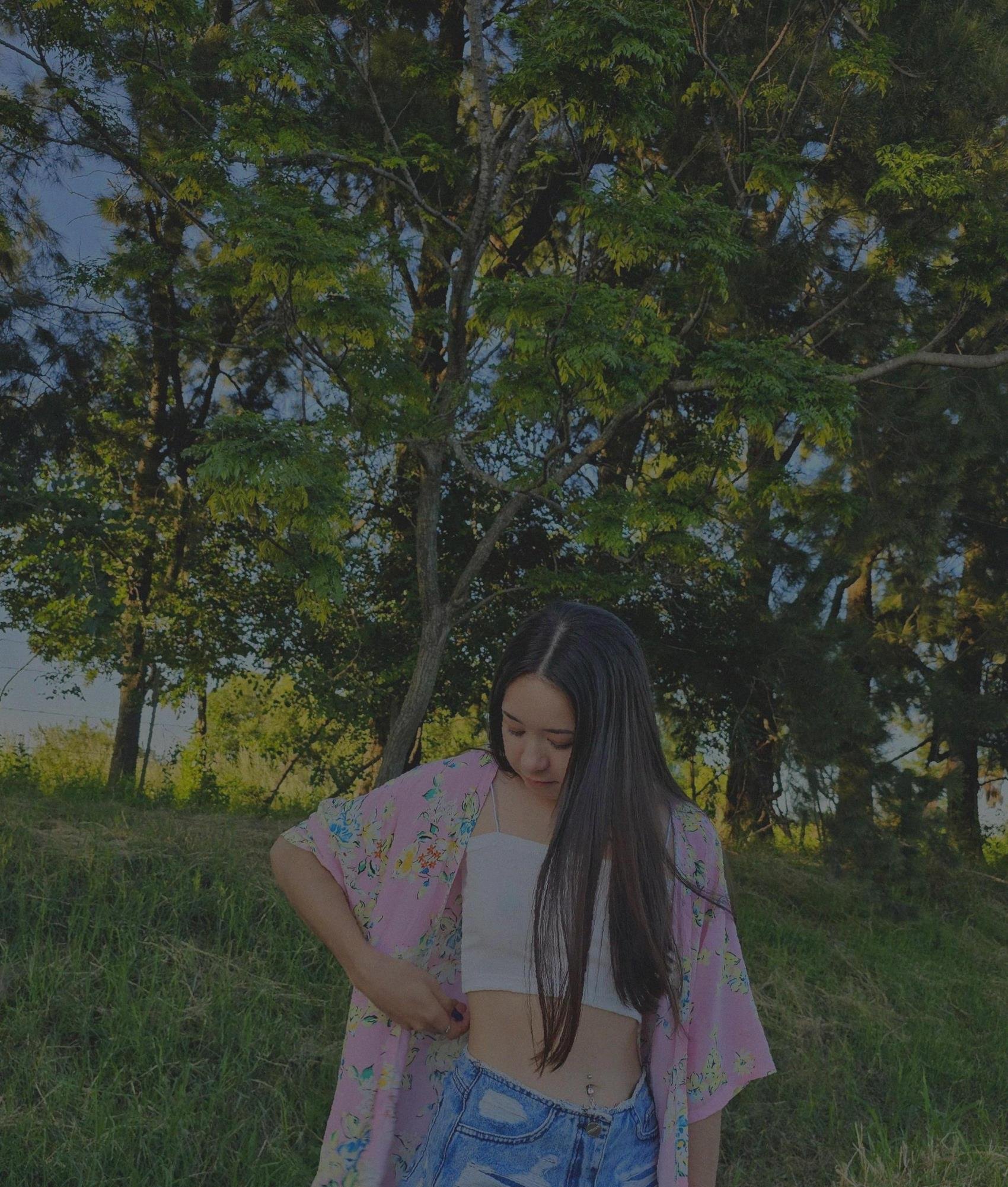 Chasing dreams and coffee. Fashion lover, fun to chat , stay away if you are here to mess around 🤪😛
DM me there @LugestMana