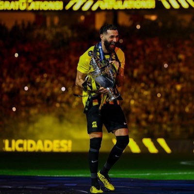 Bc_fhd's profile picture. انا الذي كـان يـوم مولـدي عِيـدًا . . 🤍
