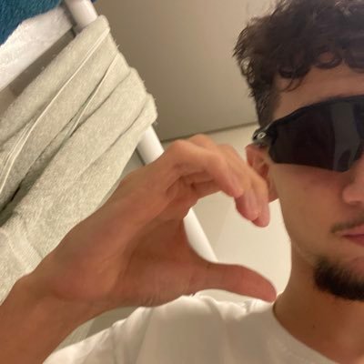 Oi eu sou o Cadu e eu afirmo que sou muito melhor do que você no truco