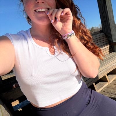 18+ only. ✨30f MILF. ✨natural redhead ✨ coastal girl ✨ hotwife