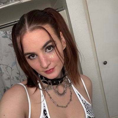 FERAL RAVE FAIRY😈🕺 lavender girl,whatever that means💜☁️🫧🌸🌙AMETHYST IN MY FIST LIKE A SWITCHBLADE
