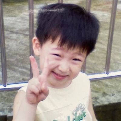 jaechanuu's profile picture. they/them.