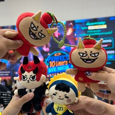 phchr339378's profile picture. เมน(ฟอสบุ๊ค🦊🍅)(จูเนียร์มาร์ค💙🍀)
ชอบดูซีรีย์วายทุกด้อม🏳️‍🌈🇨🇳
ซีรี่ย์จีน🇨🇳🇨🇳
gmm💙💙#GOT7💚💚เมนแจ็คสันหวัง🐢