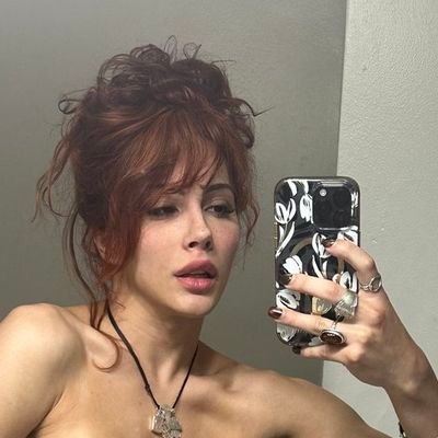 weareshemaless's profile picture. LINK ⬇️