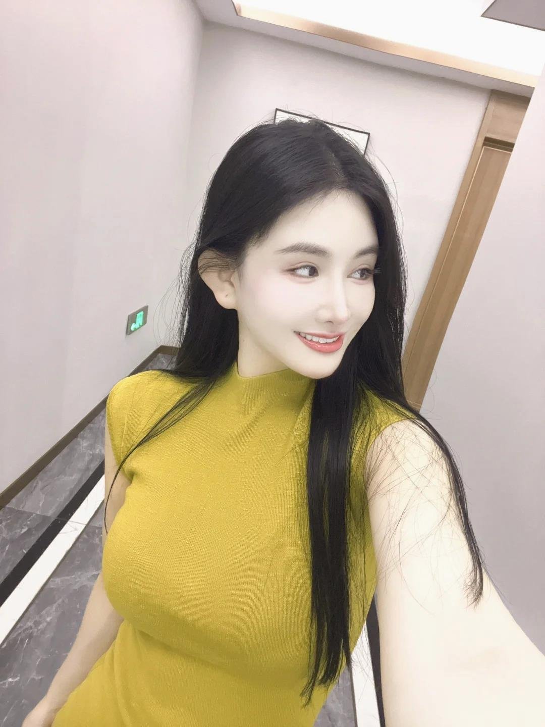 Fitness enthusiast who enjoys morning jogs and yoga sessions. Aiming to meet an active partner who values health, adventure, and a positive mindset.