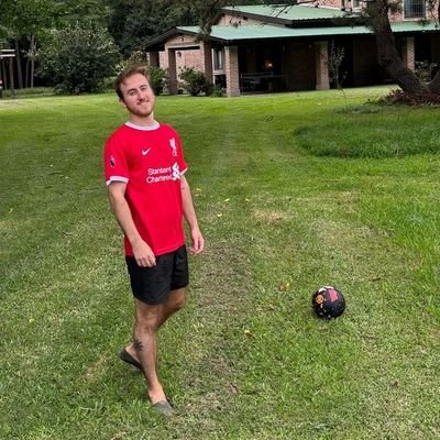 @Morrisoniano versión reloaded y más random (tambien puteo más y mi contenido es 90% futbol)