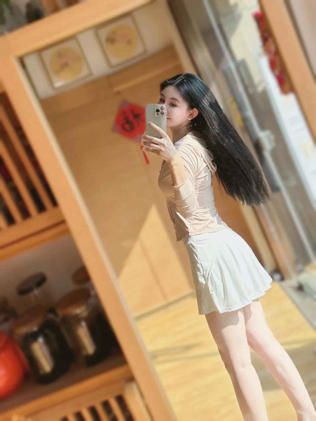 SmithNanni84054's profile picture. Snowboarding fan, carving down slopes. Seeking a partner to hit the mountains and have thrilling rides.