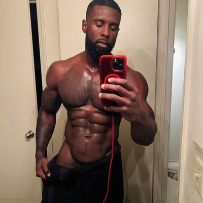 it’s not easy for us as superiors of the BNWO clubs🤴🏿 to be on the spotlight 247, so yall should show your respect and gratitude by following and Retweeting