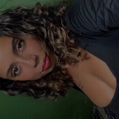 Para que levar a vida tão a sério, se a vida é uma aventura da qual jamais sairemos vivos? ✨