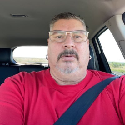 Life time NASCAR FAN since 1995….. I love NASCAR 🚘, DOGS 🐕 HORSES🐎 #TEXANS #CARS #USARMY #RETIRED. My old account was hacked with 20k followers
