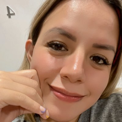 Mujer de Mar, ente del mal 🧑🏻✈️ Mamá de Mar y Sam 👸 🤴 Humana de Goliat 🐶