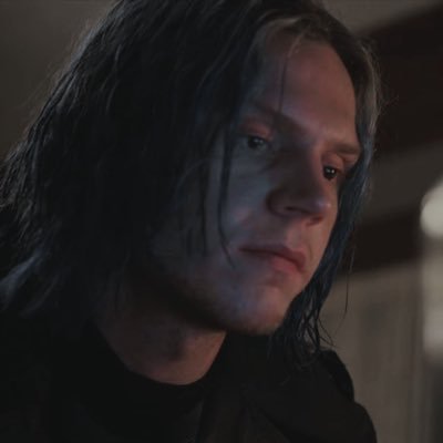 “ʜɪ, ɪ’ᴍ ᴛᴀᴛᴇ, ɪ’ᴍ ᴅᴇᴀᴅ ᴡᴀɴɴᴀ ʜᴏᴏᴋ ᴜᴘ?” - literate Tate Langdon, former student.
