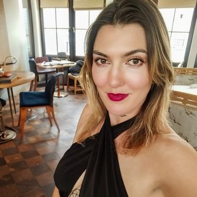 Film // food // travel // tech // theory // literature // London
I have an alter ego @simonereage