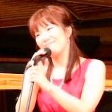 五感を震わすアーティストmoonYUKIです🌕子供の頃から歌う事が好きで、コーラス&バンド活動したり、今は老人ホームなどで唱歌などを歌うボランティア活動やPOPSを歌ってステージ活動をしています。コロムアーティストhttps://t.co/OamcIN3RxK 一隅を照らす人になる!!応援してください。