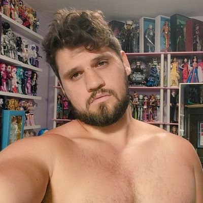 Himbo that's always looking for a hole or a pole. 🍆🕳