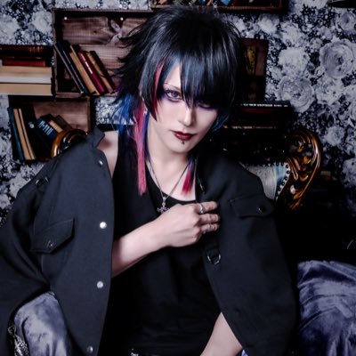 UNTIL'D ASH-アンティルドアッシュ 上手Gt. ◾︎公式▶︎@UNTILD_ASH_INFO◾︎バンドHP▶︎ https://t.co/uJ3uyNYpIC ◾︎趣味全開垢(日常呟き)▶︎@YONA_TearX ハイライトに今年中ライブスケジュール貼ってる👇🏻