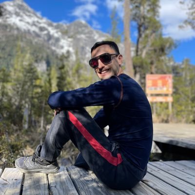 Ingeniero de Datos 🤓 Escalada - Esquí - Trekking - Taekwondo - Tenis 🎾. Cuando puedo me escapo al Sur. 🏔️🧗🏻🚶🏻Cerati 🎵