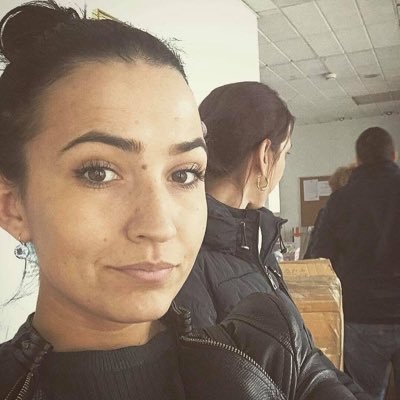 Bérénice, le cœur ouvert et l’esprit curieux. Célibataire, je crois encore à la magie des vraies connexions. Ici pour rencontrer quelqu’un de sincère, drôle,