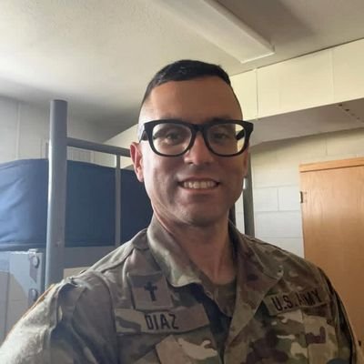 CharlesDZ0's profile picture. The army chaplain 

always stay fit🏋️. #DutyHonorCounty