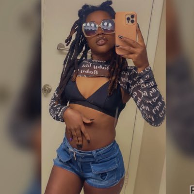 28 in a Babe Body 👅🍆💰VISIT MY SEXUAL SITES 👇🏾LINK 🍑 @MerlinchinhahD