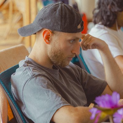 yannik_wo's profile picture. hacking around the world | prev. @_buildspace