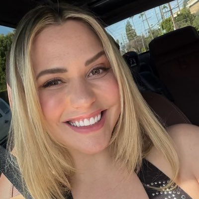 Mary76908581955's profile picture. 