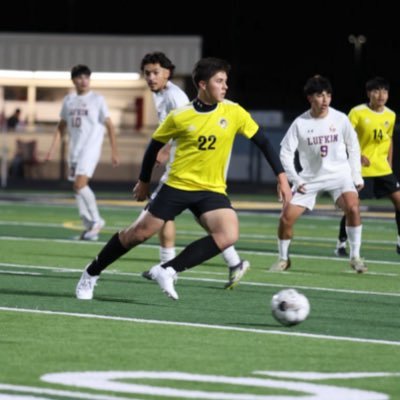 NHS|Kicker/Punter🏈|Center Back⚽️|Leftie🦵|25'🎓|6'2|Football|Soccer|•victoremtz15@gmail.com • He who kneels before God, stands before anything.