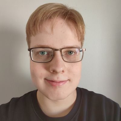 Parikymppinen lohjalainen elokuvien ja politiikan seuraaja. Puoluepoliittisesti sitoutumaton. Sydän keskellä.