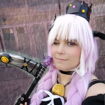 EmychanKinomoto's profile picture. エミです🐱┊スペインレイヤー┊ESP•ENG•日本語•简体中文OK┊鬼灯/DC/魔入間/CCさくら/Fate/アイナナ/陰陽師/FF零式/ツイステ/原神/レインコード/🎮❤┊🥉Salón Manga Tenerife (2012)┊📕 WCS2024~2025翻訳サポータースタッフ