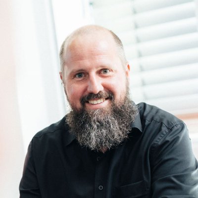 Baut Internetseiten. Webhoster & WordPress-Pro. Dad of 2, into VW T3+T4, BBQ & Gitarre. Skateboarder, Outdoor & Fahrrad Enthusiast. CTO @kmbmedia