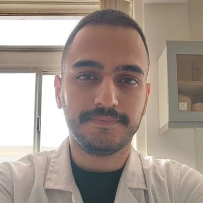 شیمیستم و روتین پوستی مینویسم، از تکنولوژی و AI خوشم میاد، ترید میکنم.