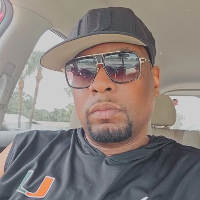 Father of 8 and 3 Gbaby's.. I Played and Coached Football from Buffalo.. my Teams are THEU YANKEES BILLS SABERS
LOVE STARWARS 1-6