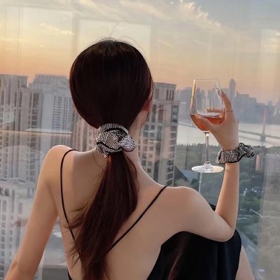 The distance makes me look a little more expensive🫶🫶