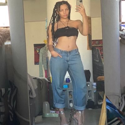 🇿🇦Coloured baddie🥰// Solo Creator // Multidisciplinary Visual Artist // 🏳️🌈 // dm to buy my vids 😘 //only dms to purchase will be answered