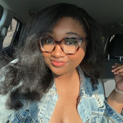 Author | #preWGA | she/her | demi/bi| find me on 🦋same name | the one writing about debutante vampire slayers |#freepalestine 🍉 | words in @_midnightindigo|