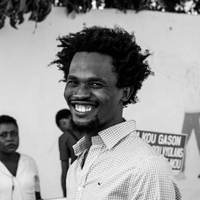 Écrivain-poète | Éditeur | Juriste | Rédacteur de projets | Journaliste | CEO de HPost5 Média et LEJH