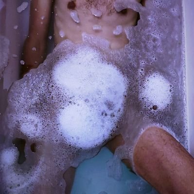 I’m not a genie, but I can grant some wishes. 😌🍆
• 🔞
• Ages: 24 / 25
• LGBT 🌈
• RSA 🇿🇦
