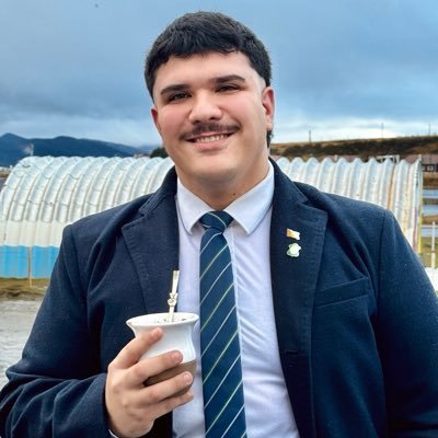 🇦🇷 | Juventudes @UshuaiaMuni | Congresal del Partido Justicialista TDF AIAS | Militante de @la_campora | Abogacía en @DerechoUBA | Fueguino por elección 🐧