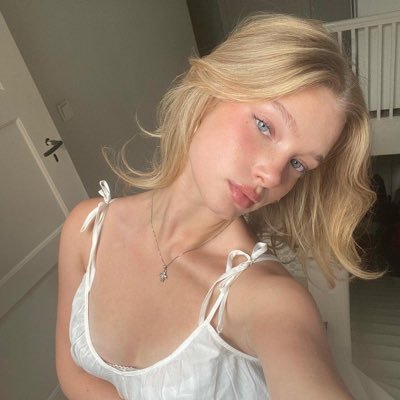 unverselady's profile picture. ⠀ ☆ ( 星星 ) ... ℬ𝖺𝖻𝗒, 𝗐𝖾'𝗋𝖾 𝗍𝗁𝖾 𝒏𝗲𝘄 𝒓𝗼𝗺𝗮𝗻𝘁𝗶𝗰𝘀. ͏ ͏ ͏ ͏ ͏ ͏ ͏ ͏