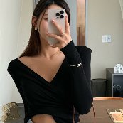 彼女はとても細やかな心を持っていて、他の人が気づかない小さなことにも気づきます。たとえ短い一言でも、しっかり考えて相手に温かさを伝えようとします🌸💭💖