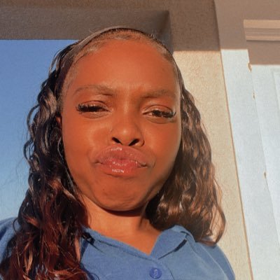 Beauty therapist ♒//Wine enthusiast. Check out my youtube channel https://t.co/pO5nPqUNQp