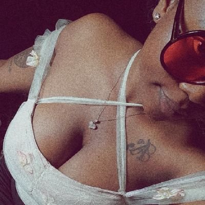 Big_Iphee's profile picture. Nail Artistry 🍂💫💯
      D Baddie Nailtech