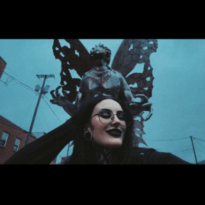 Twitch affiliate | Twitch Pride & Women’s Guild | she/her | chronic illness | survivor main | Dredge main | Licensed Esthetician | theoretical astrophysics |