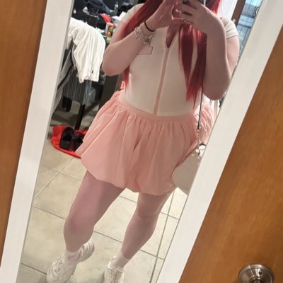 yes it’s me @sarahbfrmdawixk 😩😩 dm me for content !!