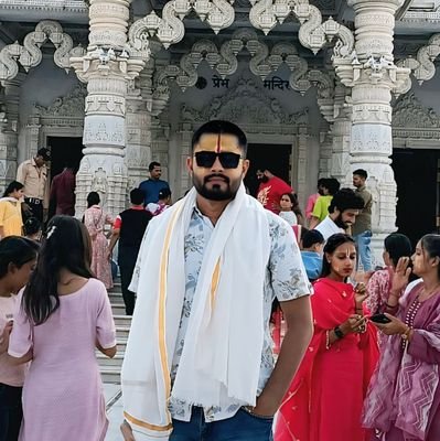 लक्ष्य भले छोटा हो, पर उसे पूरा करने का संकल्प बडा होना चाहिए !
